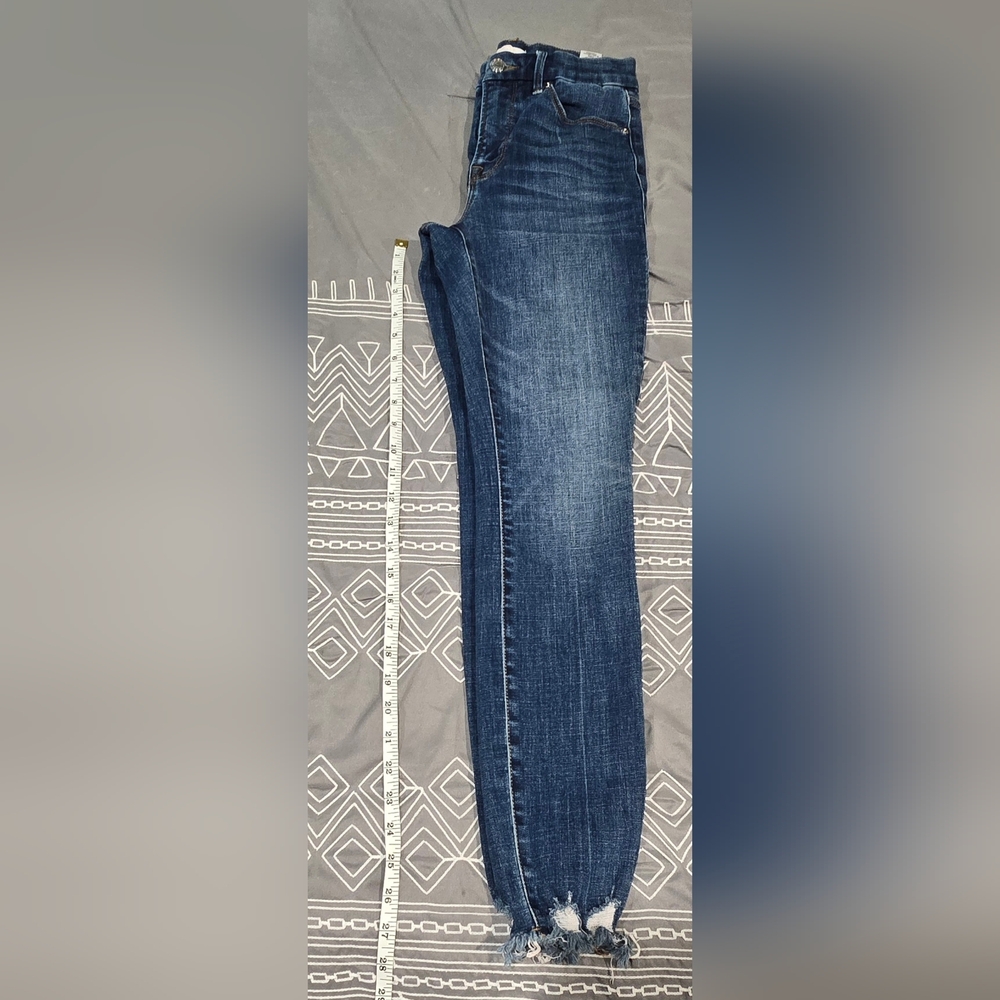 Good American Good Legs Chewed Hem Skinny Jean Size 4/27 - Picture 3 of 7